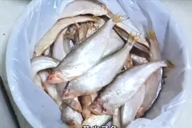做鱼竟这么简单粗暴，营养却堪比鲍鱼，15元2斤香酥肥嫩鲜掉眉毛
