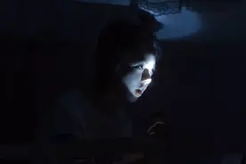 少年派：林妙妙半夜给舍友讲鬼故事，不料宿管推门而入，吓呆了视频封面