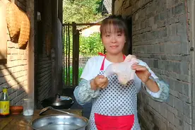 农村集市上8块钱一斤的冰冻鸡腿，做一盘凉拌鸡肉试试味道怎么样视频封面