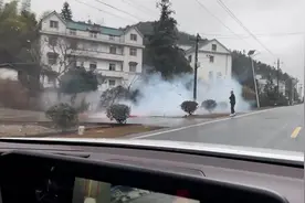 女子第一次带男友回家爸爸备鞭炮迎接：爸爸准备的仪式感视频封面