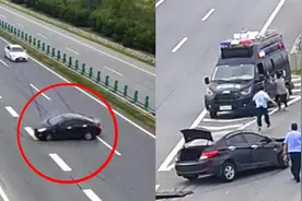 吉林：男子无证驾驶、高速超车致漂移，民警赶到男子妄夺警车跑路视频封面