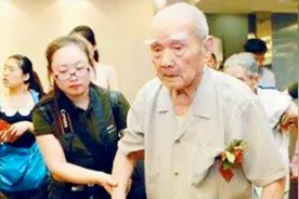 抗日时期他瞒着母亲参军，71年后归家寻母，106岁母亲仍在等他视频封面