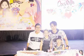吴尊40岁生日晒全家福林丽莹罕见出镜，三代同框吴爸爸颜值太逆龄视频封面