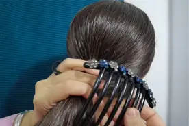 贵气的古风旗袍盘发，搭配晚礼大衣都很漂亮，扎起来也很简单