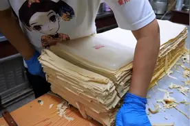 东北干豆腐制作方法过程复杂但有成就感，各种吃法每样都诱人！视频封面