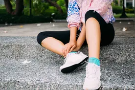 高尿酸血症的标准是什么？尿酸多高属于不正常？视频封面