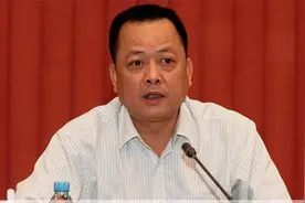 前两天才出席工作会议，今天就官宣被查？玉林市委书记莫桦被查视频封面
