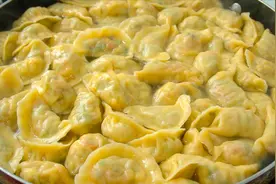 天热不爱吃饭，教你做西红柿饺子，学会这样打馅，每次上桌都吃光视频封面