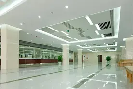 活人真能被尿“憋死”？武汉男子憋尿一天，结果晕倒在地视频封面