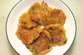 不用面粉做出外酥里糯麻辣咸香的香煎土豆丝饼 吃完还想吃