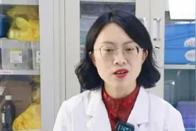 骨质疏松患者，如何挑选补钙和维生素D的药物？医生告诉你视频封面