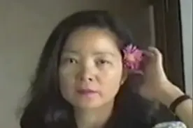 保罗镜头下的邓丽君，搞怪鬼脸样样不差，与平日形象大相径庭视频封面