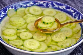 黄瓜这样吃，让你的饮食更加健康，膳食纤维要多吃，甩掉身体赘肉视频封面