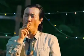 于和伟蹦D，打了一辈子仗就不能享受享受吗，接着奏乐接着舞