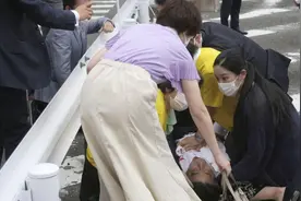 安倍死亡，全美降半旗，12小时内莫迪：印度举行一天的全国哀悼视频封面