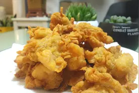 炸鸡起鳞片有诀窍，教你简单方法在家做，味道不比买的差！