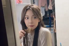 当哥哥娶了弟弟的老师，哥哥：感觉棒极了，弟弟：那我怎么办？视频封面