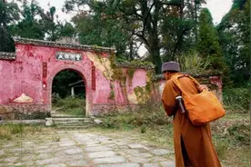 探秘荒废古寺  ，青年成佛法守护者，一个年轻人的修行之路视频封面