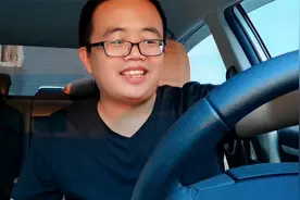 新手拿到驾照买啥车练手，推荐吉利全新远景，这车性价比高！视频封面