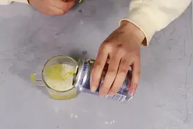 喝啤酒你胀肚子吗？教你怎样喝啤酒也不会胀肚子的小技巧视频封面