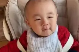 古巨基晒与儿子亲吻画面，颜值超高双眼有神，小奶音叫爸爸好温馨视频封面