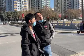 父亲辞职带14岁厌学儿子周游全国引争议，父亲回应了视频封面