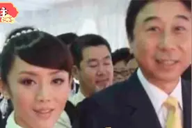 64岁冯巩老婆首曝光，长相惊艳身份不简单！怪不得37年没公开！视频封面