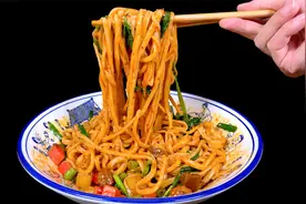 特色!西安臊子干拌面好吃有秘诀，肉臊子油香，面条劲道有嚼头视频封面