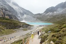 稻城亚丁门票270元，三座神山简直是人间仙境，来一次今生不后悔视频封面