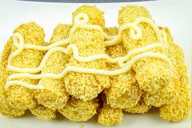 厨师长教你做家常甜点芝麻山药酥，外酥里嫩真可口，吃完还想吃视频封面