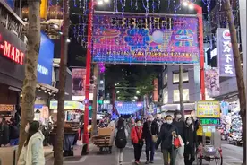 带你逛逛台北夜晚的西门町，吃的喝的啥都有，烟火气超级浓视频封面