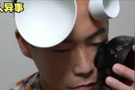 《奇人异事》大爷的手很奇怪，能把硬币吸在玻璃上《纪录片》解说视频封面