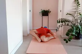 腰肌劳损的自我康复锻炼，1个动作每天4次，养腰靠自己视频封面