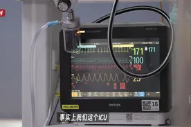 患者激增、重症高峰、人手紧缺……上海新华医院的急诊室故事视频封面