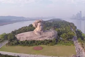 《红星何以照耀中国—奔涌吧！湘江》第一集：恰同学少年视频封面
