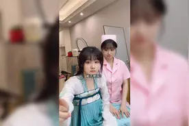 一觉醒来家里来了一群女生，竟然还要..视频封面