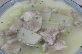 滑肉汤这样做才好喝，肉片鲜嫩，晶莹剔透，汤汁清澈不浑汤很鲜美