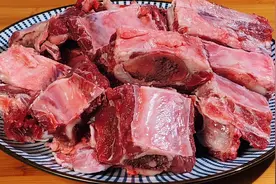 炖牛排时，直接下锅就是大错，分享饭店不外传秘诀，比豆腐都嫩视频封面