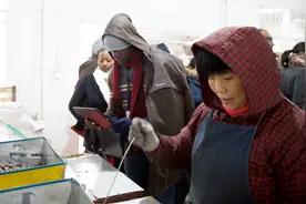 卢旺达代表团到访杭州学卖山核桃视频封面