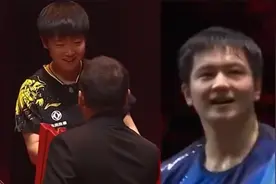 樊振东、孙颖莎获单打冠军！领奖台上刘国梁与莎莎击掌露出笑容视频封面