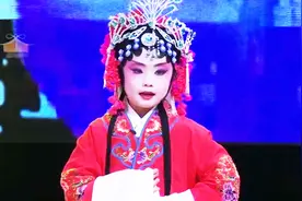 6岁王宇彤演唱评剧《凤还巢》洞房中蜡烛双烧奴心欲碎视频封面