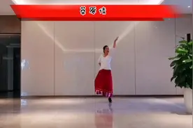 云飞老师的《草原情》与花与影老师的的美舞相得益彰美丽的风景