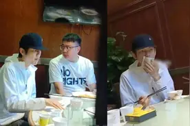 46岁钟汉良长沙素颜下馆子，饭店排长队网友画风走偏：求同款湘菜视频封面
