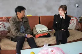 娜娜感觉生活太压抑，收拾行囊想出去打工，却又有太多的放心不下视频封面