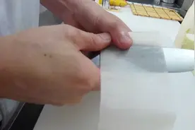 号称日本最会削萝卜的高手，削的薄能透光，简单几刀，就是一朵花视频封面