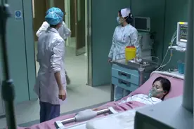 产科医生：朱医生不相信何医生的诊断，把疟疾误诊为败血症，糟了视频封面