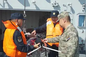 现场画面！海军某扫雷舰大队编队赴南海执行扫海警戒任务视频封面