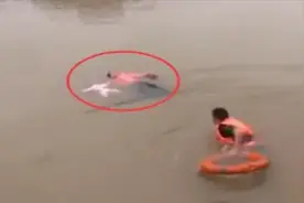 产妇刚刚生完孩子，因为老公的一句话，带着儿子跳进了河里视频封面