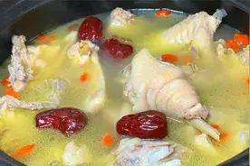 炖鸡汤牢记3放3不放的诀窍，几十年的配方，汤鲜味美，肉嫩无腥味视频封面