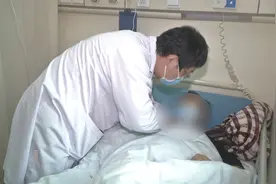 屠夫长期接触猪肉感染猪链球菌，突发高烧头痛被紧急送医视频封面